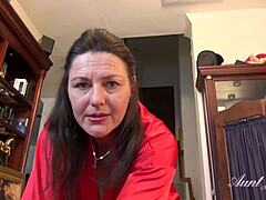 Mature stepmom Joana gives you a taboo massage and handjob in Auntjudys video