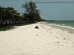 Petualangan Pantai Thailand di Laut