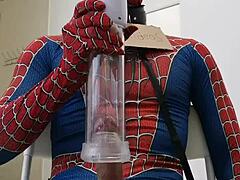 Il cazzo mostruoso di Spiderman: Succhiare e Venire