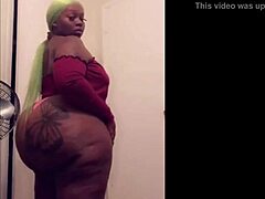 Twerking and ass play in a compilation of ebony babes