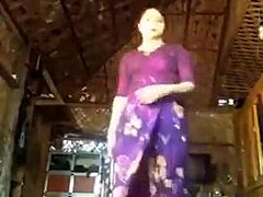 Pertunjukan solo bhabhis India yang matang dengan sentuhan