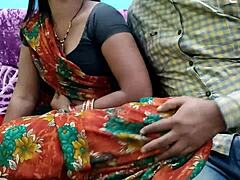 סרטון סקס של בחורה הינדית עם גיסו ואשתו היפה