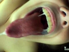 Το φετίχ της γλώσσας της Alice ζωντανεύει σε αυτό το βίντεο φετίχ στο στόμα