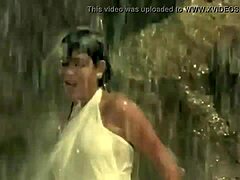 Pertunjukan telanjang dalam satyam shivam sundaram yang menampilkan Zeenat Aman