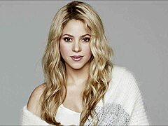 Shakira yang seksi dan menggoda dalam aksi