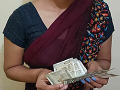 Сексуальная индийская горничная получает свою киску от возбужденного владельца комнаты в HD видео