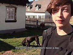 Európai twink lovagol partnere farkán POV videóban