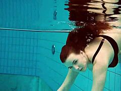 Evropska lepotica Vesta pokaže svoje telo v vročem solo videu