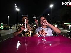 Gay brasiliano viene oliato e scopato in una limousine da un grosso cazzo
