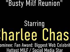 Charles Chase, o casnică poftioasă, folosește un buttplug și un dildo pentru a-și face plăcere