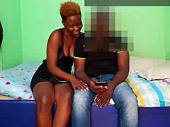 Зашеметяваща млада жена прави страстен секс с добре надарен чернокож мъж в дома си, възсядайки го, докато той достига кулминацията си неконтролируемо - изкусителна фантазия за черна африканска жена