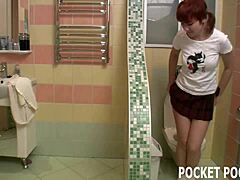 Teman sekamar remaja tertangkap sedang memuaskan dirinya sendiri di kamar mandi