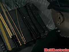 Verrukt ebony vixen ervaart anale en spanking in BDSM ontmoeting